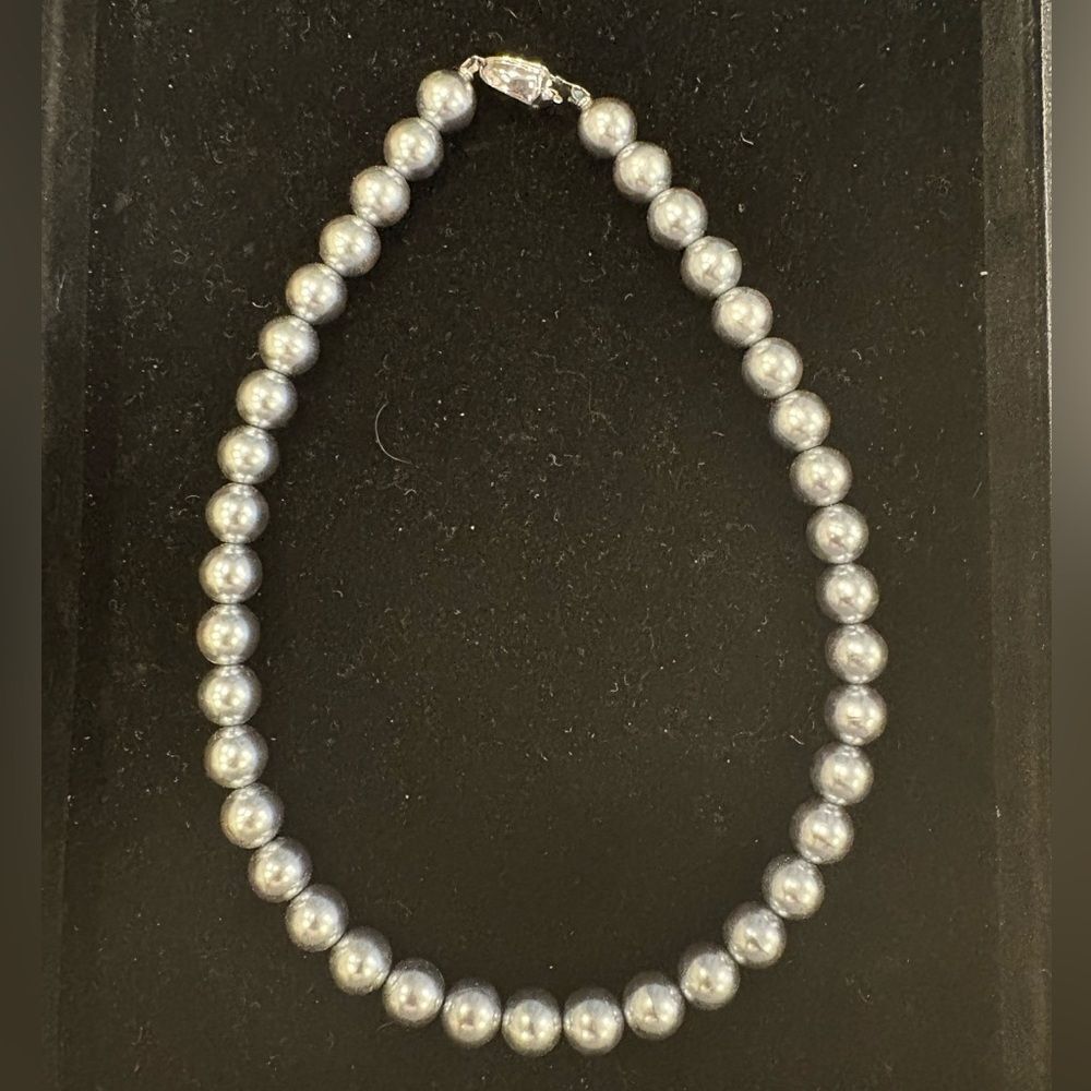 VTG Richelieu Single Strand Faux Pearl Necklace Gray